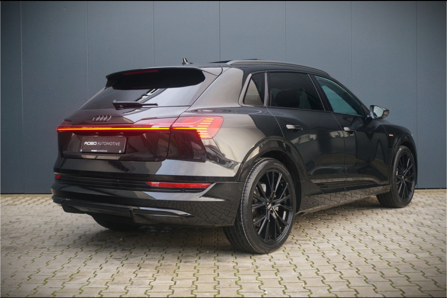 Audi e-tron e-tron 50 quattro Launch edition Black 71 kWh | S Line | Black Edition | Panoramadak | Memory Seats | Camera | Luchtvering | Adaptive Cruise Control | Keyless | Matrix LED | Leder | Stoelverwarming | NAP | BTW