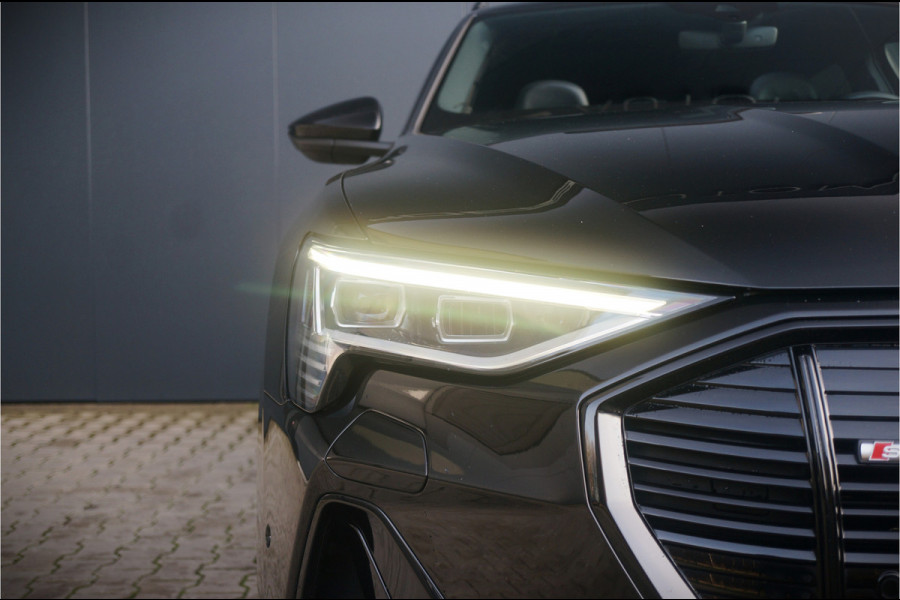 Audi e-tron e-tron 50 quattro Launch edition Black 71 kWh | S Line | Black Edition | Panoramadak | Memory Seats | Camera | Luchtvering | Adaptive Cruise Control | Keyless | Matrix LED | Leder | Stoelverwarming | NAP | BTW