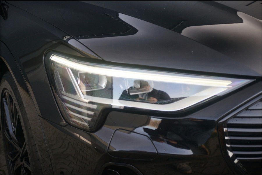 Audi e-tron e-tron 50 quattro Launch edition Black 71 kWh | S Line | Black Edition | Panoramadak | Memory Seats | Camera | Luchtvering | Adaptive Cruise Control | Keyless | Matrix LED | Leder | Stoelverwarming | NAP | BTW