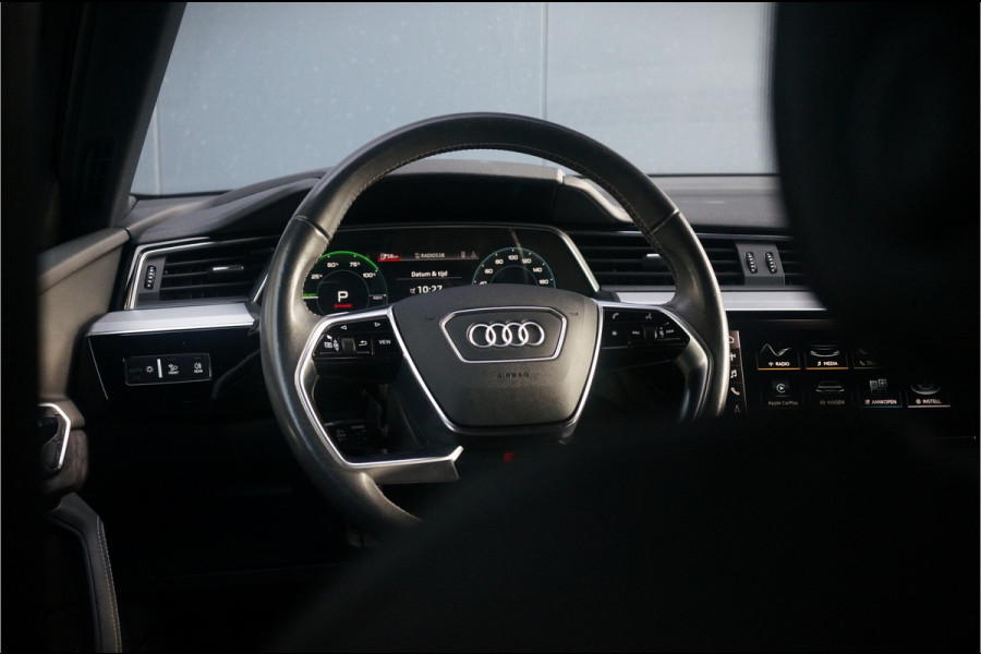 Audi e-tron e-tron 50 quattro Launch edition Black 71 kWh | S Line | Black Edition | Panoramadak | Memory Seats | Camera | Luchtvering | Adaptive Cruise Control | Keyless | Matrix LED | Leder | Stoelverwarming | NAP | BTW