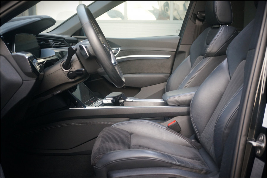 Audi e-tron e-tron 50 quattro Launch edition Black 71 kWh | S Line | Black Edition | Panoramadak | Memory Seats | Camera | Luchtvering | Adaptive Cruise Control | Keyless | Matrix LED | Leder | Stoelverwarming | NAP | BTW