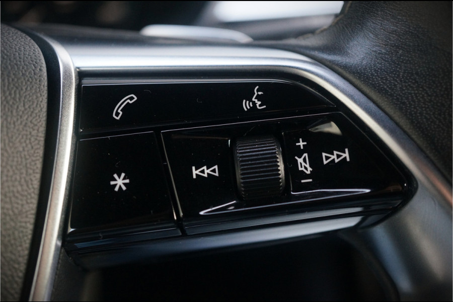 Audi e-tron e-tron 50 quattro Launch edition Black 71 kWh | S Line | Black Edition | Panoramadak | Memory Seats | Camera | Luchtvering | Adaptive Cruise Control | Keyless | Matrix LED | Leder | Stoelverwarming | NAP | BTW