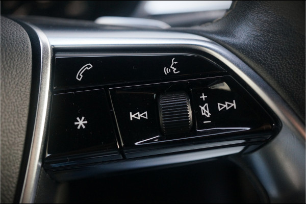 Audi e-tron e-tron 50 quattro Launch edition Black 71 kWh | S Line | Black Edition | Panoramadak | Memory Seats | Camera | Luchtvering | Adaptive Cruise Control | Keyless | Matrix LED | Leder | Stoelverwarming | NAP | BTW