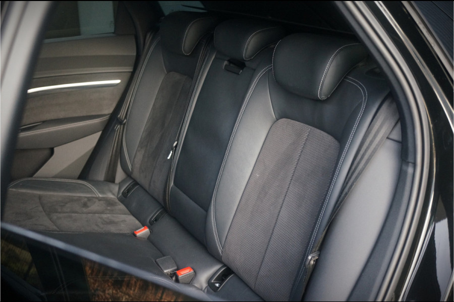 Audi e-tron e-tron 50 quattro Launch edition Black 71 kWh | S Line | Black Edition | Panoramadak | Memory Seats | Camera | Luchtvering | Adaptive Cruise Control | Keyless | Matrix LED | Leder | Stoelverwarming | NAP | BTW