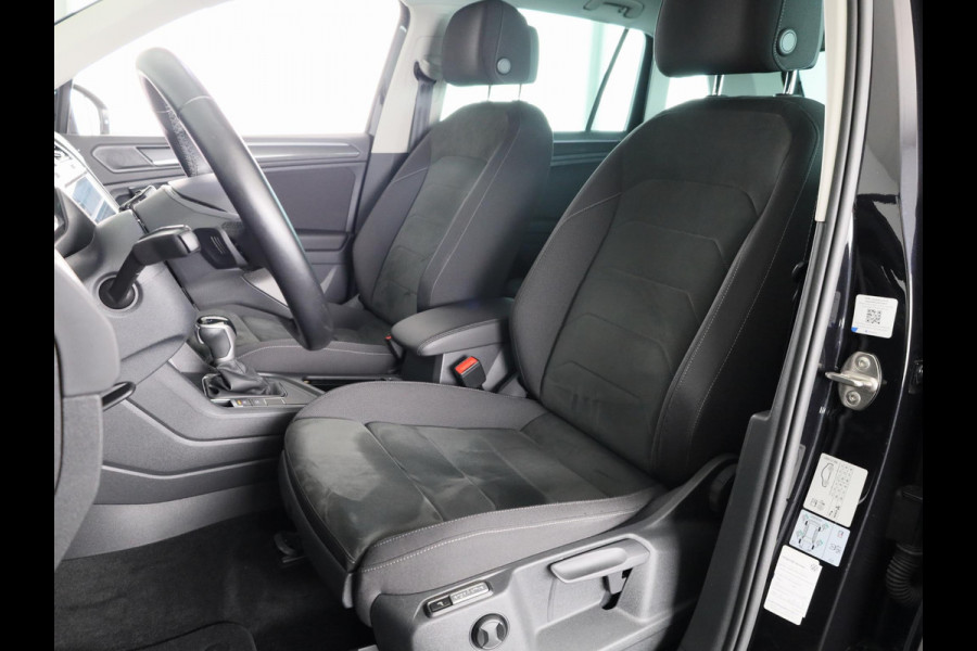 Volkswagen Tiguan 1.4 TSI eHybrid Elegance | Automaat | Ergo Active Voorstoelen | Head Up Display | Wegklapbare Trekhaak | Full Map Navigatie | 360 graden Camera |