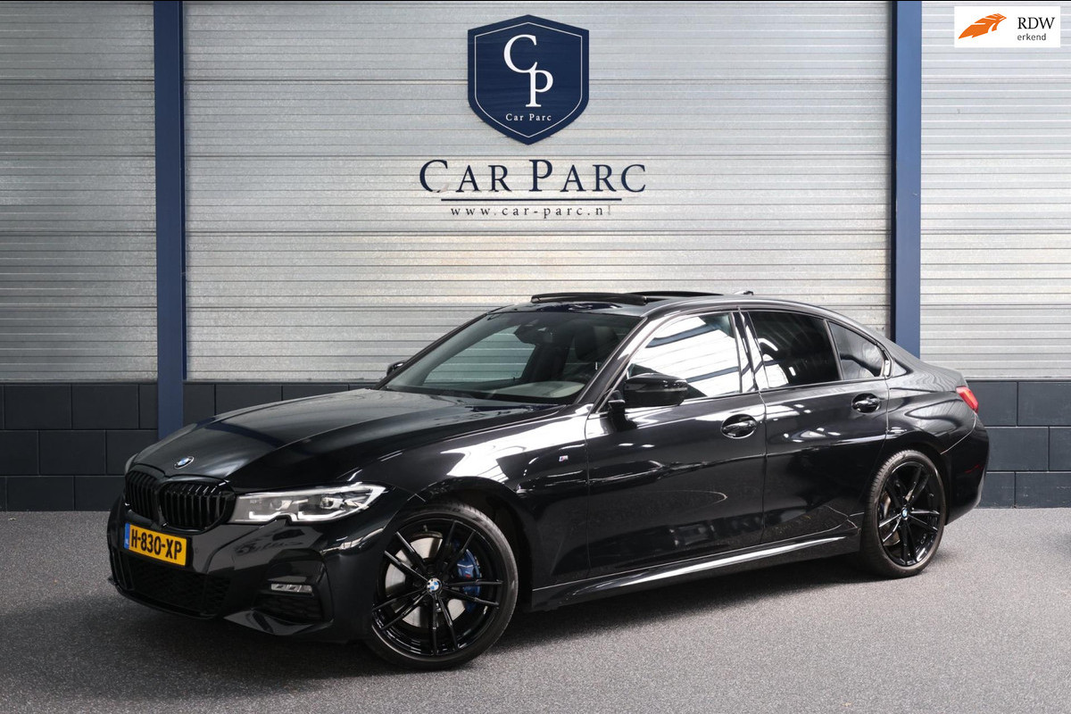 BMW 3-serie 330i M-Sport LED/VIRTUAL/SFEER/PANO/HALF LEDER+S.VERWAMRING/20" LMV/PDC/CRUISE/ECC/12 MND GARANTIE! BMW 3-serie 330i M-Sport LED/VIRTUAL/SFEER/PANO/HALF LEDER+S.VERWAMRING/20" LMV/PDC/CRUISE/ECC/12 MND GARANTIE!