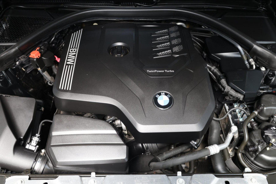 BMW 3-serie 330i M-Sport LED/VIRTUAL/SFEER/PANO/HALF LEDER+S.VERWAMRING/20" LMV/PDC/CRUISE/ECC/12 MND GARANTIE!