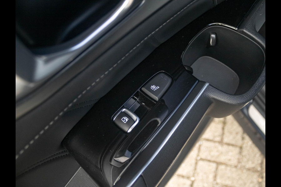 Kia Sorento 1.6 T-GDI Plug-in Hybrid 4WD ExecutiveLine 5p. | Schuif&kantel dak l Nappa Leder l Trekhaak l 360 camera