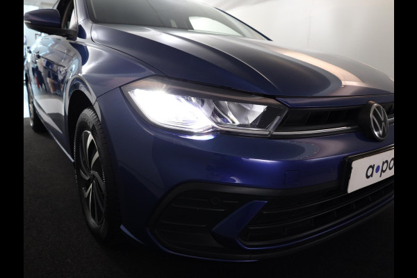 Volkswagen Polo 1.0 TSI Life 95 pk | Navigatie | Parkeersensoren | Achteruitrijcamera | Adaptieve cruise control | Stoelverwarming |