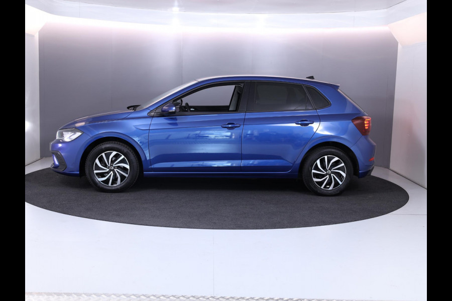 Volkswagen Polo 1.0 TSI Life 95 pk | Navigatie | Parkeersensoren | Achteruitrijcamera | Adaptieve cruise control | Stoelverwarming |