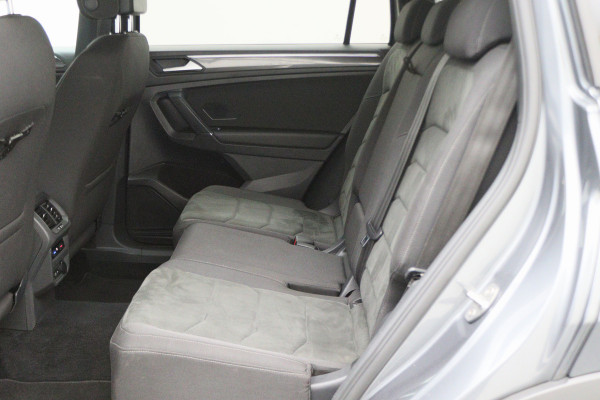 Volkswagen Tiguan Allspace 1.5 TSI DSG Highline Business R Virtual Cockpit, ACC, Verwarmde Voorruit, Camera, Apple Carplay, LED, 19''