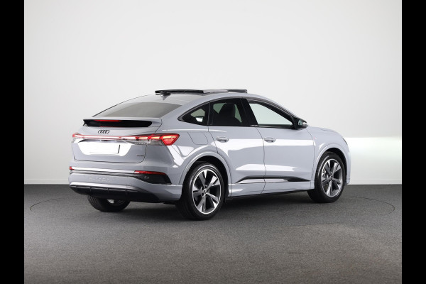 Audi Q4 Sportback e-tron 45 quattro S Edition 82 kWh panoramadak, achteruitrij camera, adaptive cruise control, optiek pakket zwart plus, privacy glass, lichtpakket, spiegelkappen zwart