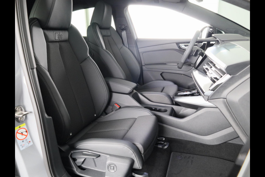 Audi Q4 Sportback e-tron 45 quattro S Edition 82 kWh panoramadak, achteruitrij camera, adaptive cruise control, optiek pakket zwart plus, privacy glass, lichtpakket, spiegelkappen zwart