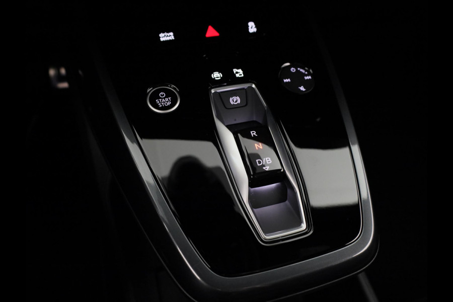 Audi Q4 Sportback e-tron 45 quattro S Edition 82 kWh panoramadak, achteruitrij camera, adaptive cruise control, optiek pakket zwart plus, privacy glass, lichtpakket, spiegelkappen zwart