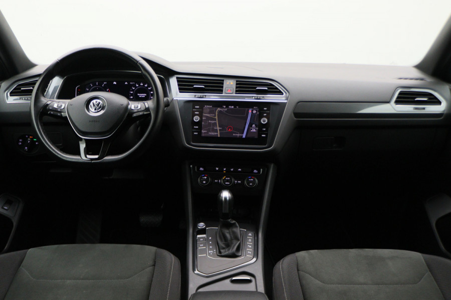 Volkswagen Tiguan Allspace 1.5 TSI DSG Highline Business R Virtual Cockpit, ACC, Verwarmde Voorruit, Camera, Apple Carplay, LED, 19''