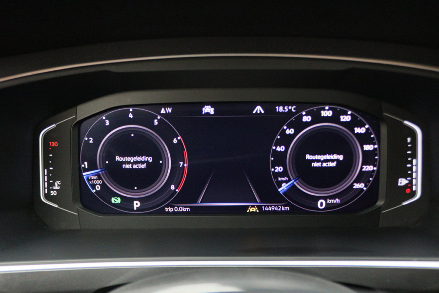 Volkswagen Tiguan Allspace 1.5 TSI DSG Highline Business R Virtual Cockpit, ACC, Verwarmde Voorruit, Camera, Apple Carplay, LED, 19''