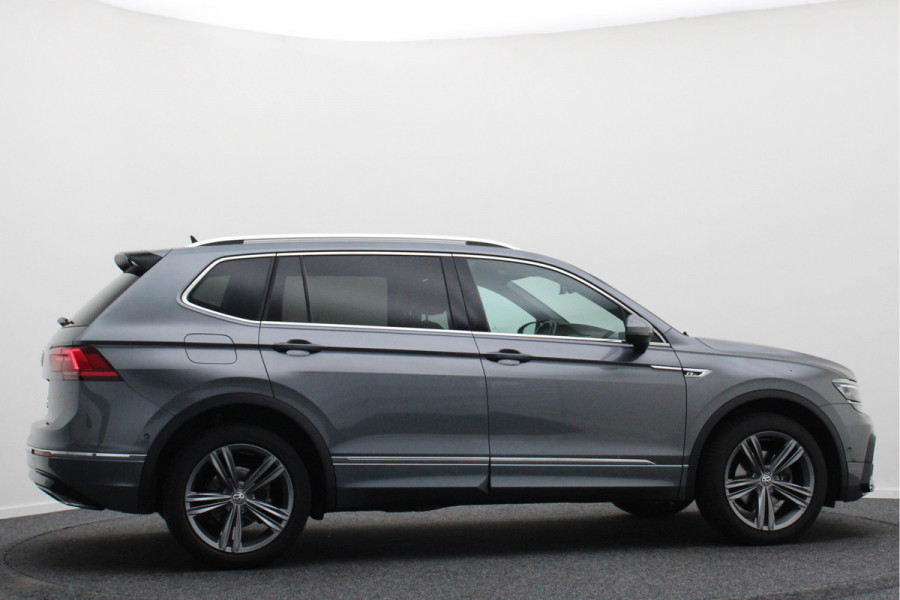 Volkswagen Tiguan Allspace 1.5 TSI DSG Highline Business R Virtual Cockpit, ACC, Verwarmde Voorruit, Camera, Apple Carplay, LED, 19''