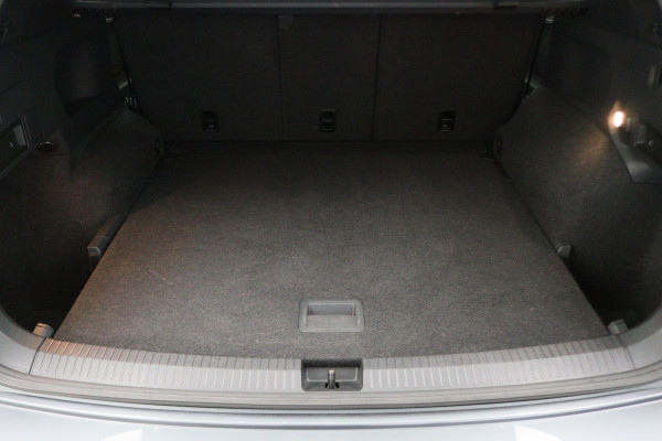 Volkswagen Tiguan Allspace 1.5 TSI DSG Highline Business R Virtual Cockpit, ACC, Verwarmde Voorruit, Camera, Apple Carplay, LED, 19''
