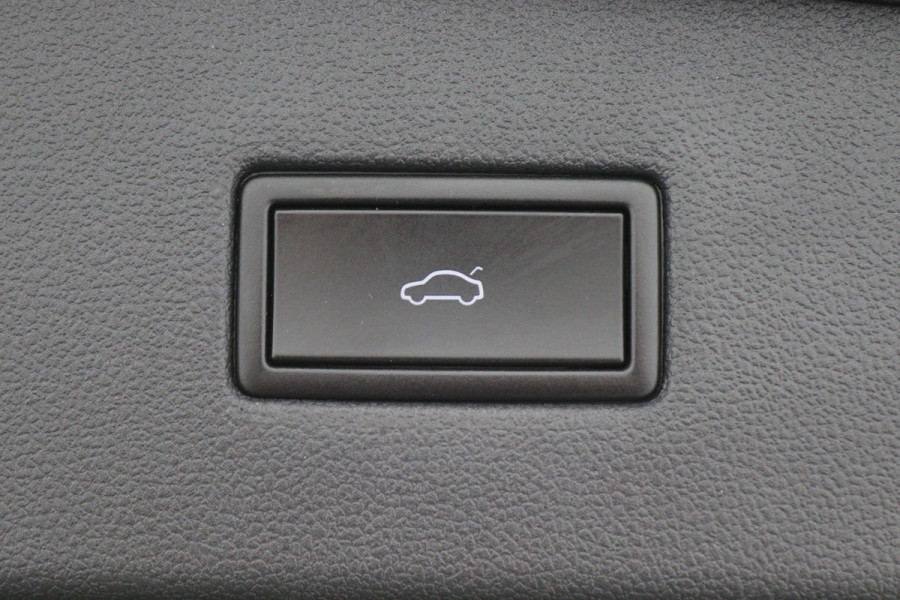 Volkswagen Tiguan Allspace 1.5 TSI DSG Highline Business R Virtual Cockpit, ACC, Verwarmde Voorruit, Camera, Apple Carplay, LED, 19''