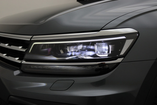 Volkswagen Tiguan Allspace 1.5 TSI DSG Highline Business R Virtual Cockpit, ACC, Verwarmde Voorruit, Camera, Apple Carplay, LED, 19''