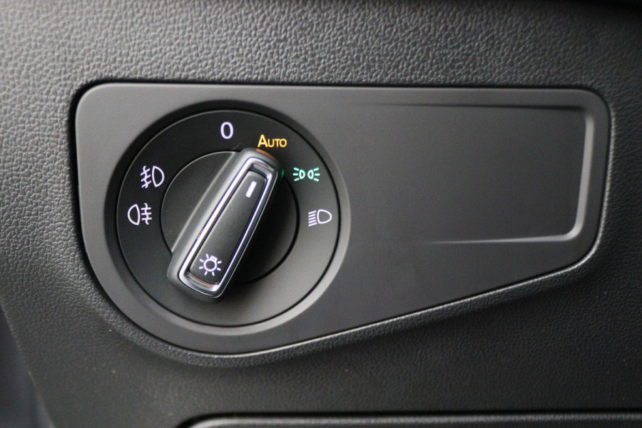 Volkswagen Tiguan Allspace 1.5 TSI DSG Highline Business R Virtual Cockpit, ACC, Verwarmde Voorruit, Camera, Apple Carplay, LED, 19''