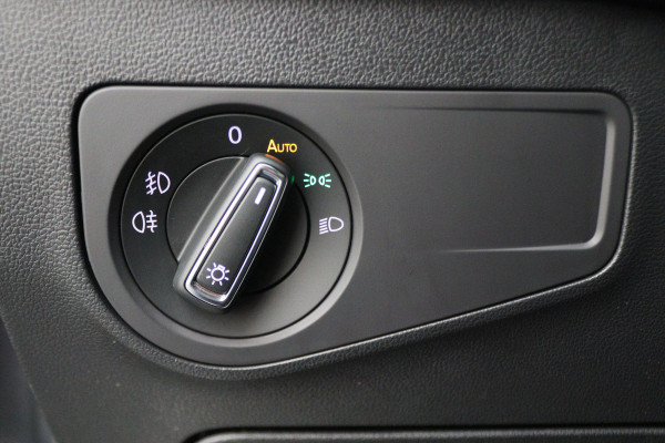 Volkswagen Tiguan Allspace 1.5 TSI DSG Highline Business R Virtual Cockpit, ACC, Verwarmde Voorruit, Camera, Apple Carplay, LED, 19''