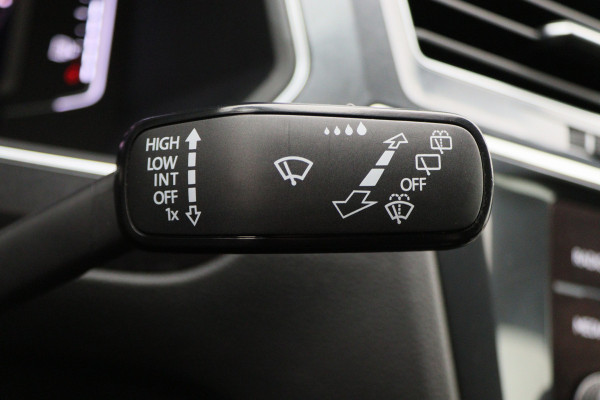 Volkswagen Tiguan Allspace 1.5 TSI DSG Highline Business R Virtual Cockpit, ACC, Verwarmde Voorruit, Camera, Apple Carplay, LED, 19''