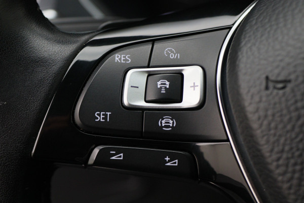 Volkswagen Tiguan Allspace 1.5 TSI DSG Highline Business R Virtual Cockpit, ACC, Verwarmde Voorruit, Camera, Apple Carplay, LED, 19''