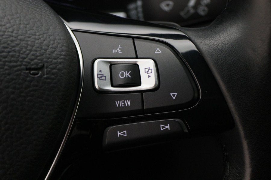 Volkswagen Tiguan Allspace 1.5 TSI DSG Highline Business R Virtual Cockpit, ACC, Verwarmde Voorruit, Camera, Apple Carplay, LED, 19''