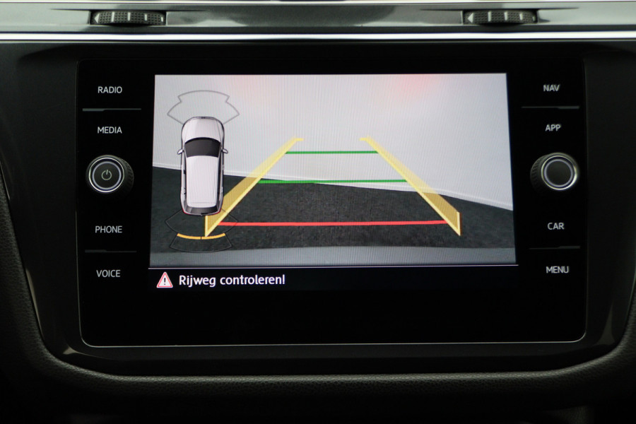 Volkswagen Tiguan Allspace 1.5 TSI DSG Highline Business R Virtual Cockpit, ACC, Verwarmde Voorruit, Camera, Apple Carplay, LED, 19''