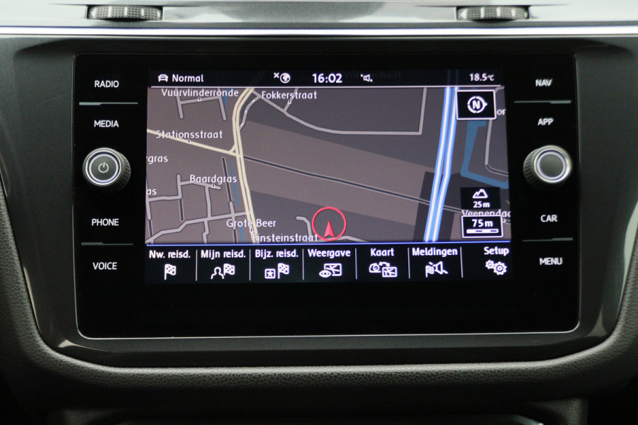 Volkswagen Tiguan Allspace 1.5 TSI DSG Highline Business R Virtual Cockpit, ACC, Verwarmde Voorruit, Camera, Apple Carplay, LED, 19''