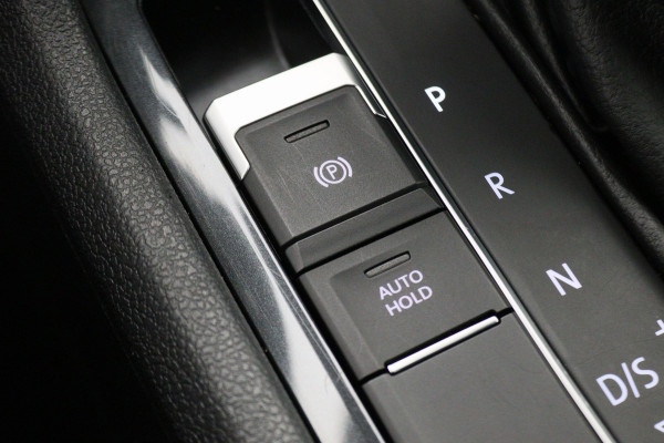 Volkswagen Tiguan Allspace 1.5 TSI DSG Highline Business R Virtual Cockpit, ACC, Verwarmde Voorruit, Camera, Apple Carplay, LED, 19''