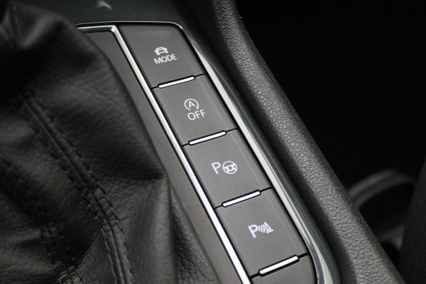 Volkswagen Tiguan Allspace 1.5 TSI DSG Highline Business R Virtual Cockpit, ACC, Verwarmde Voorruit, Camera, Apple Carplay, LED, 19''