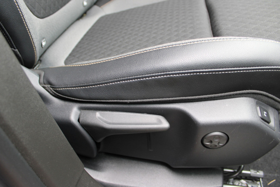 Opel Grandland X 1.2 Turbo Innovation | Trekhaak | Camera | BLIS | Keyless