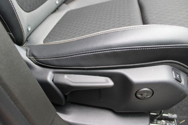 Opel Grandland X 1.2 Turbo Innovation | Trekhaak | Camera | BLIS | Keyless