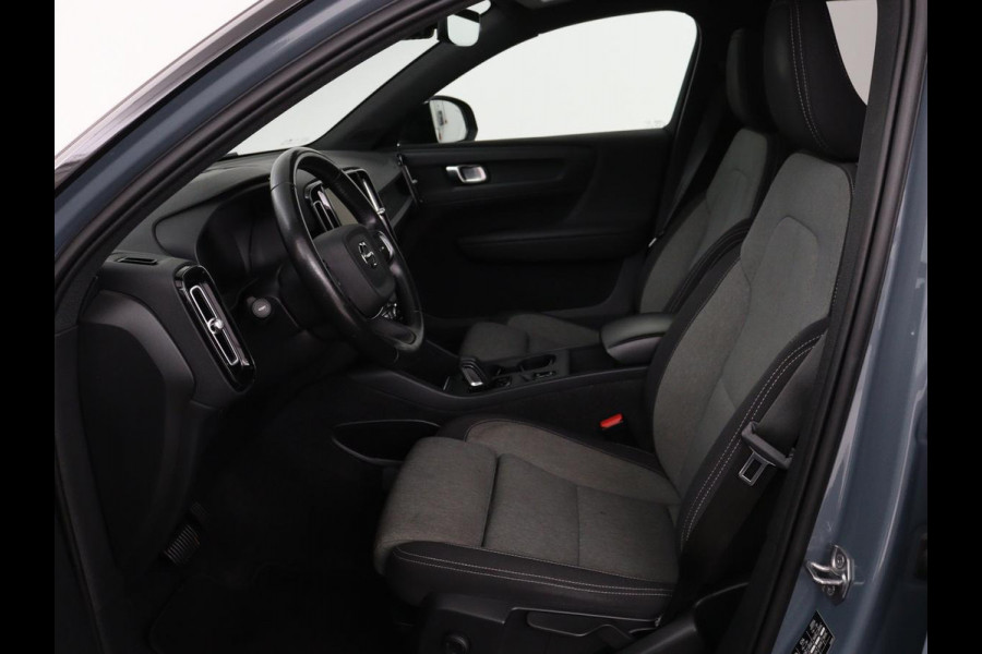 Volvo XC40 1.5 T4 Rech R Design Expression | Panoramadak | Stoel & stuurverwarming | Adaptive cruise | Trekhaak | Camera | Carplay | Getint glas | PHEV