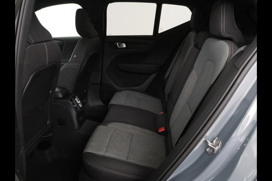 Volvo XC40 1.5 T4 Rech R Design Expression | Panoramadak | Stoel & stuurverwarming | Adaptive cruise | Trekhaak | Camera | Carplay | Getint glas | PHEV