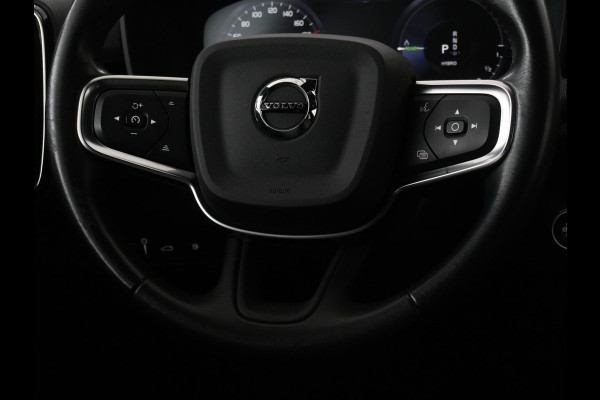 Volvo XC40 1.5 T4 Rech R Design Expression | Panoramadak | Stoel & stuurverwarming | Adaptive cruise | Trekhaak | Camera | Carplay | Getint glas | PHEV