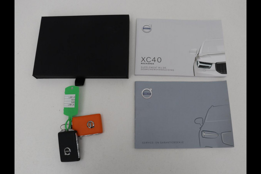 Volvo XC40 1.5 T4 Rech R Design Expression | Panoramadak | Stoel & stuurverwarming | Adaptive cruise | Trekhaak | Camera | Carplay | Getint glas | PHEV