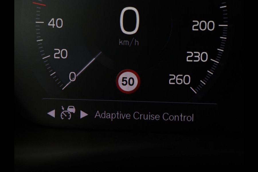 Volvo XC40 1.5 T4 Rech R Design Expression | Panoramadak | Stoel & stuurverwarming | Adaptive cruise | Trekhaak | Camera | Carplay | Getint glas | PHEV