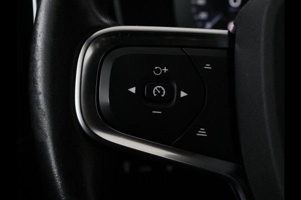 Volvo XC40 1.5 T4 Rech R Design Expression | Panoramadak | Stoel & stuurverwarming | Adaptive cruise | Trekhaak | Camera | Carplay | Getint glas | PHEV