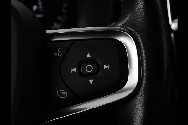 Volvo XC40 1.5 T4 Rech R Design Expression | Panoramadak | Stoel & stuurverwarming | Adaptive cruise | Trekhaak | Camera | Carplay | Getint glas | PHEV