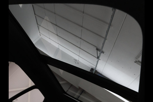 Volvo XC40 1.5 T4 Rech R Design Expression | Panoramadak | Stoel & stuurverwarming | Adaptive cruise | Trekhaak | Camera | Carplay | Getint glas | PHEV