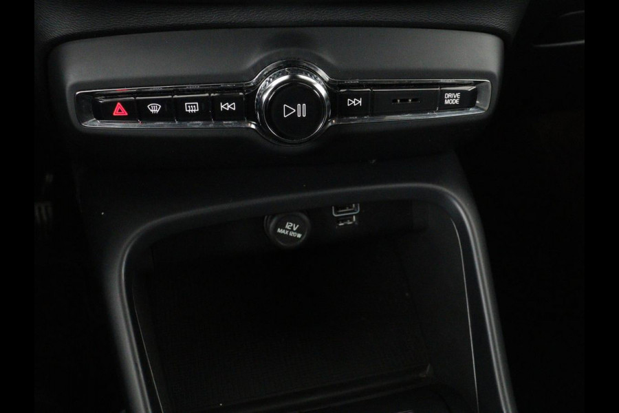 Volvo XC40 1.5 T4 Rech R Design Expression | Panoramadak | Stoel & stuurverwarming | Adaptive cruise | Trekhaak | Camera | Carplay | Getint glas | PHEV