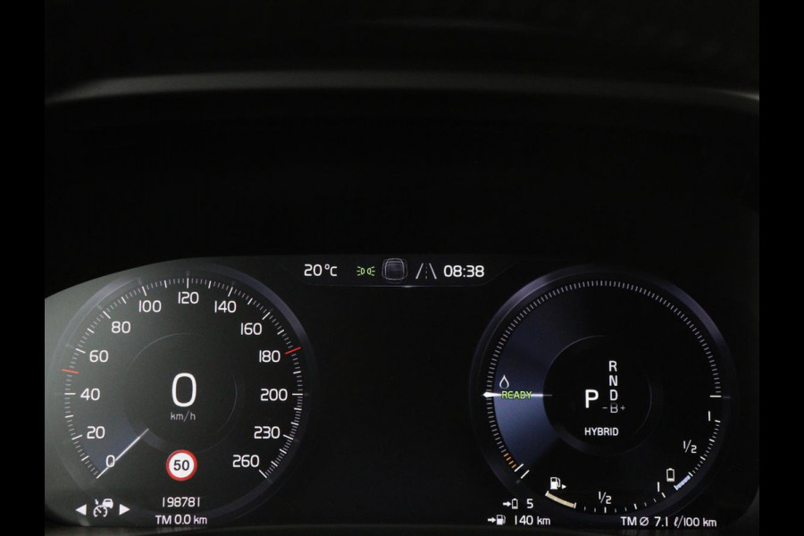 Volvo XC40 1.5 T4 Rech R Design Expression | Panoramadak | Stoel & stuurverwarming | Adaptive cruise | Trekhaak | Camera | Carplay | Getint glas | PHEV