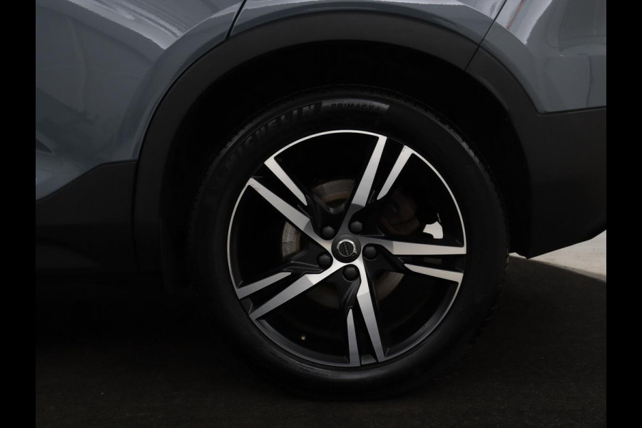 Volvo XC40 1.5 T4 Rech R Design Expression | Panoramadak | Stoel & stuurverwarming | Adaptive cruise | Trekhaak | Camera | Carplay | Getint glas | PHEV