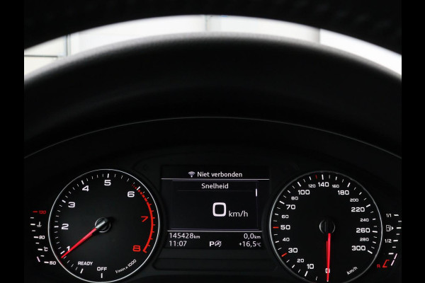 Audi A4 1.4 TFSI Pro Line Plus | Stoelverwarming | Carplay | Trekhaak | Sportstoelen | Full LED | Cruise control | Parkeerhulp | Bluetooth