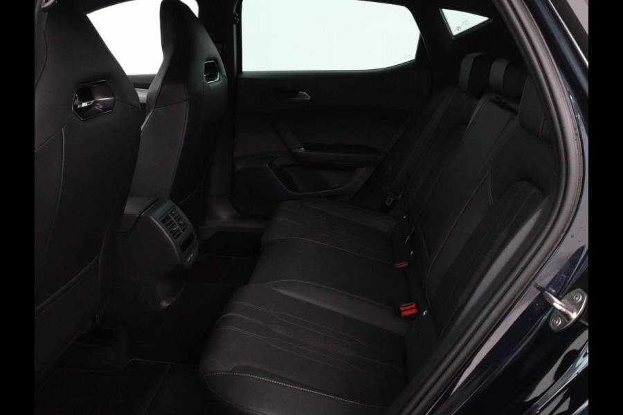 CUPRA Leon 1.4 e-Hybrid | Stoel & stuurverwarming | Camera | Adaptive cruise | Carplay | Navigatie | Sfeerverlichting | Keyless | Sportstoelen | Full LED | PHEV