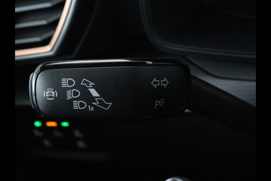 CUPRA Leon 1.4 e-Hybrid | Stoel & stuurverwarming | Camera | Adaptive cruise | Carplay | Navigatie | Sfeerverlichting | Keyless | Sportstoelen | Full LED | PHEV