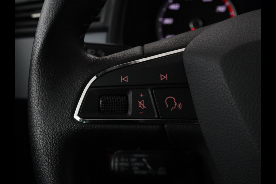 Seat Arona 1.0 TSI Style Intens | 110pk | Adaptive cruise | Camera | Carplay | Climate control | Keyless | Park Assist | DAB | Bluetooth